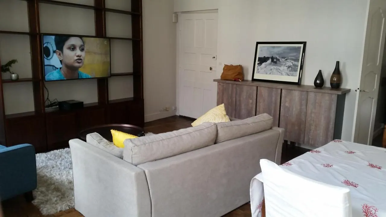 Appartement MAIRIE -APPT 75M2 -3 CHBRES Séparées à Rennes