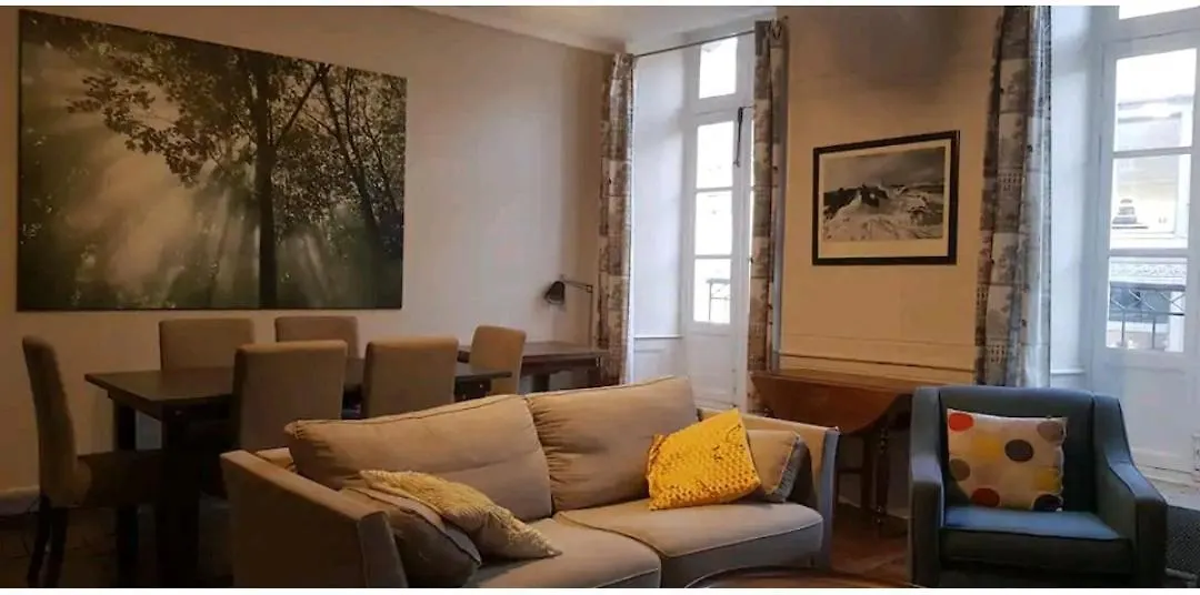 Appartement MAIRIE -APPT 75M2 -3 CHBRES Séparées à Rennes France