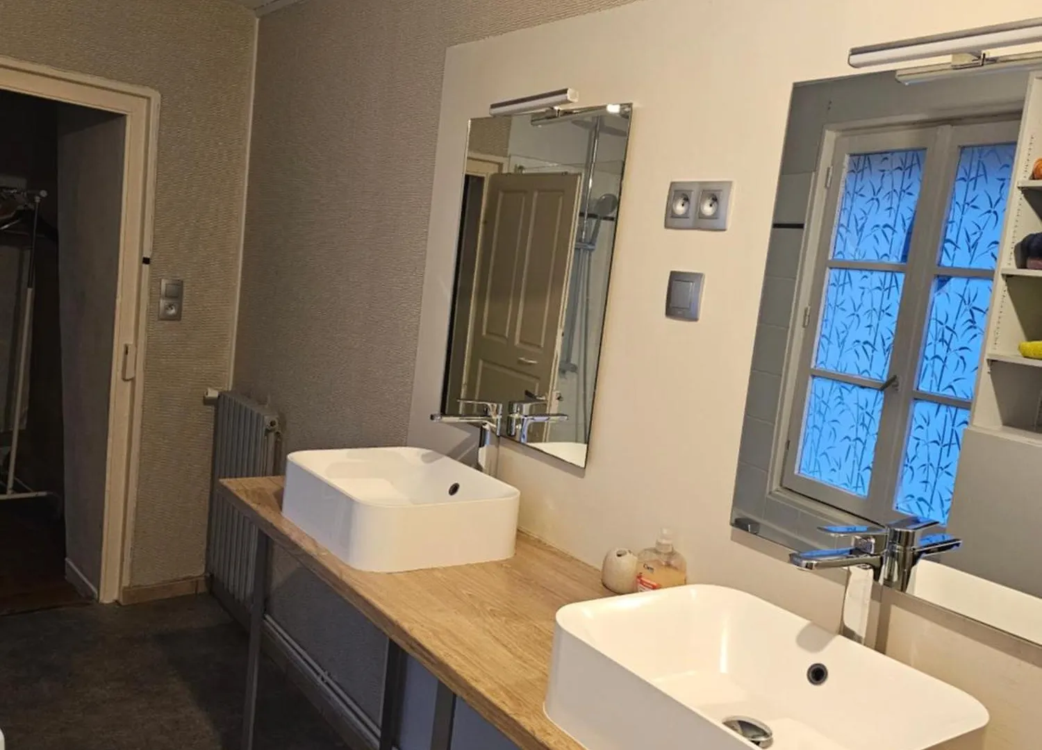 Appartement MAIRIE -APPT 75M2 -3 CHBRES Séparées à Rennes 0*,  France