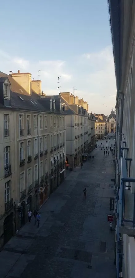 Appartement MAIRIE -APPT 75M2 -3 CHBRES Séparées à Rennes